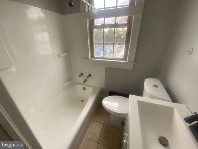 Foto del edificio - 109 N Thomas Ave