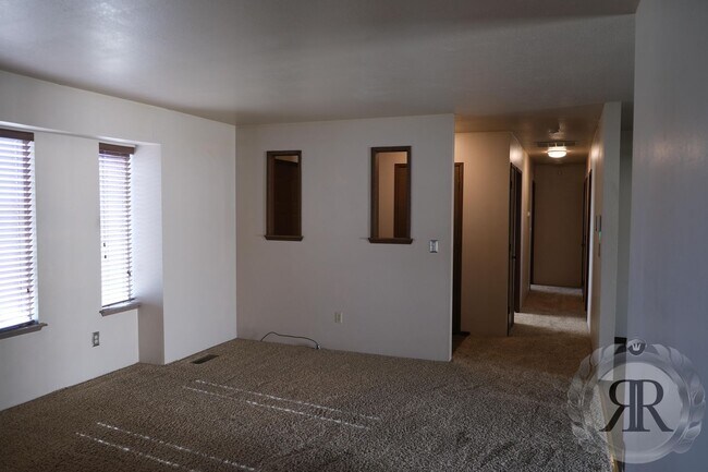 Foto del edificio - Comfortable Home in West Valley