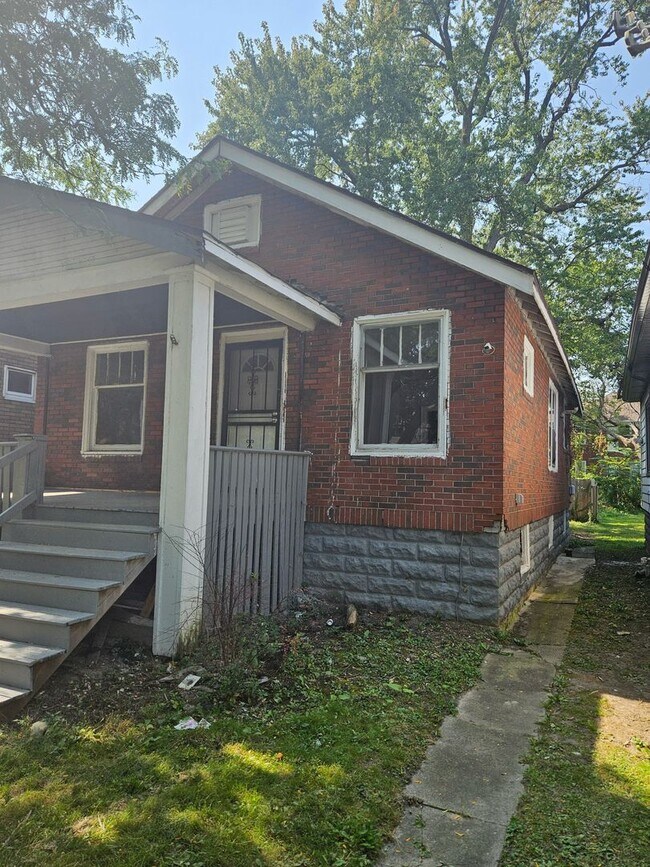 Building Photo - 2 bedroom/ 1 bathroom Detroit's Westside Home