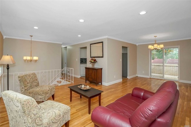 Building Photo - 26 S Evergreen Dr