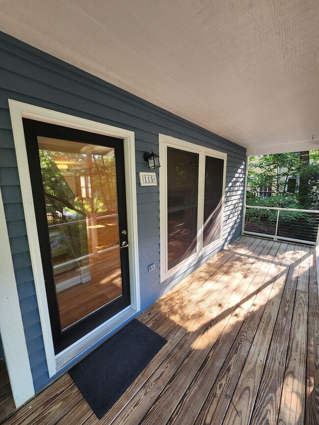 Building Photo - 115 Creekview Cir