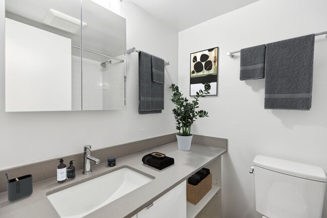 Building Photo - Central Plaza