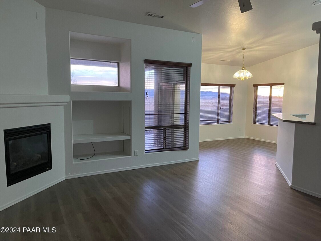 Foto del edificio - 5855 N Bronco Ln