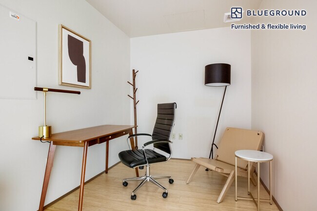 Foto del edificio - 120 Westlake Ave N