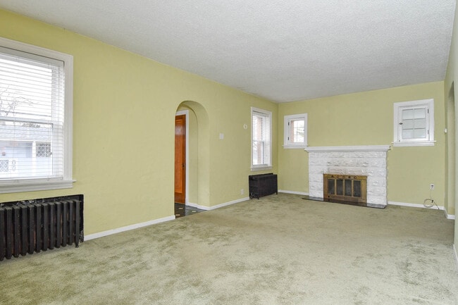 living room - 2144 East Dr