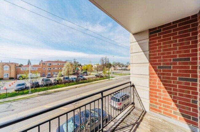 Foto del edificio - 6444 W Belmont Ave