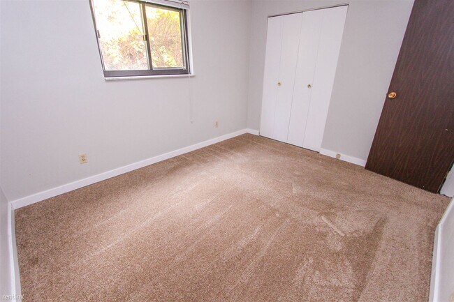 Foto del edificio - 2 br, 1 bath House - 204 Elliott Rd