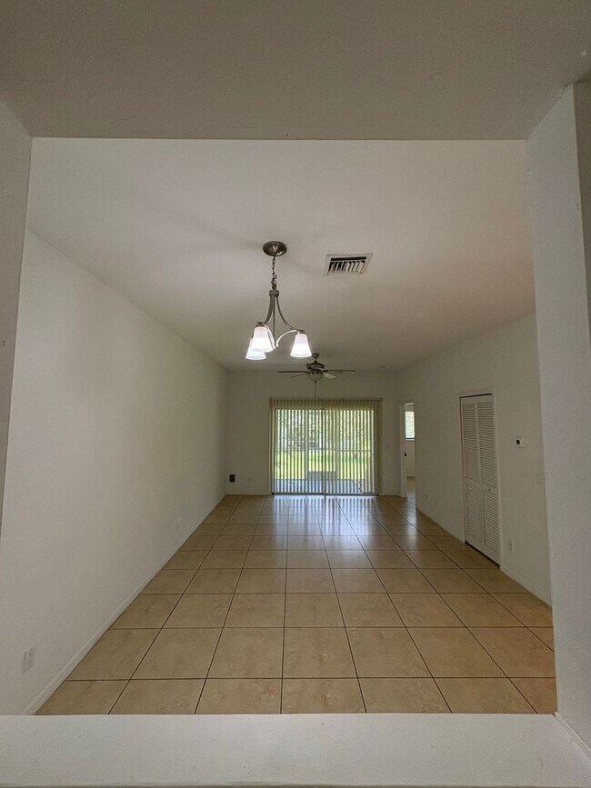Foto del edificio - 509 SE 6th Pl