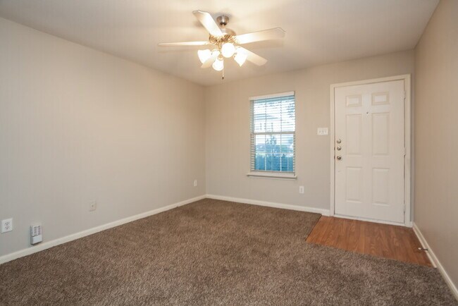 Foto del edificio - 3922 Hollow Cove Ln