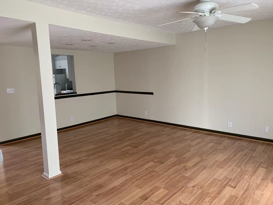 6 County Seat Unit 6, Batavia, OH 45103 Condo for Rent in Batavia, OH