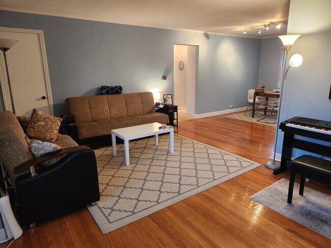 Foto del edificio - 1408 Hinman Ave