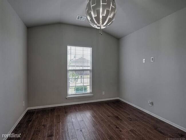 Building Photo - 3 br, 2 bath House - 3501 W El Dorado Street