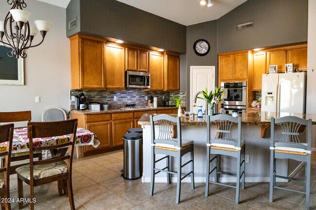 Building Photo - 8348 W Lariat Ln