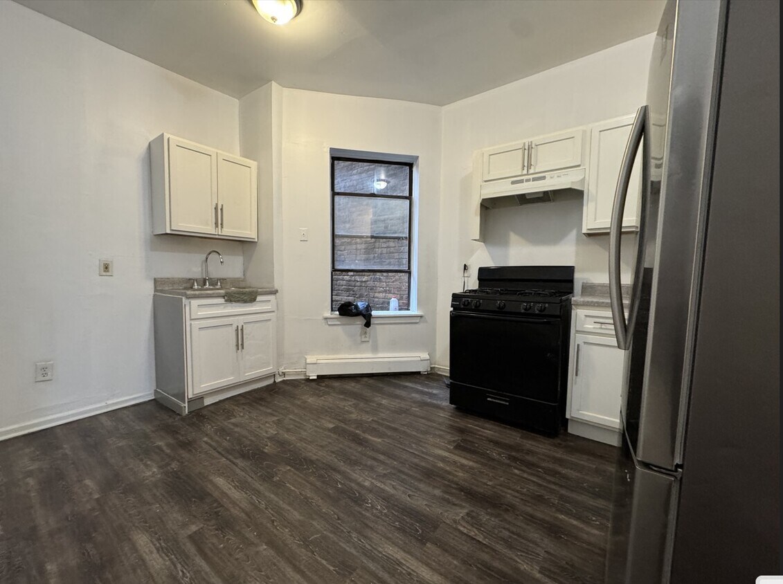 240 Bergen Ave 2R - 232 Bergen Ave