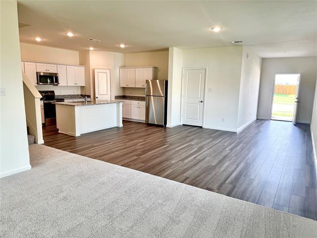 Building Photo - 5956 Sahara Dr