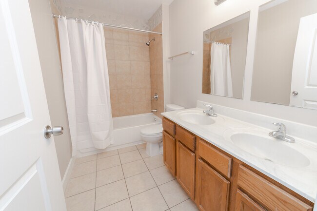 Foto del edificio - 3423 Ridgeland Ave