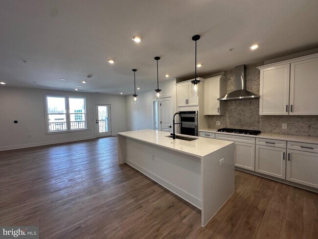 Building Photo - 1141 Fortune Terrace