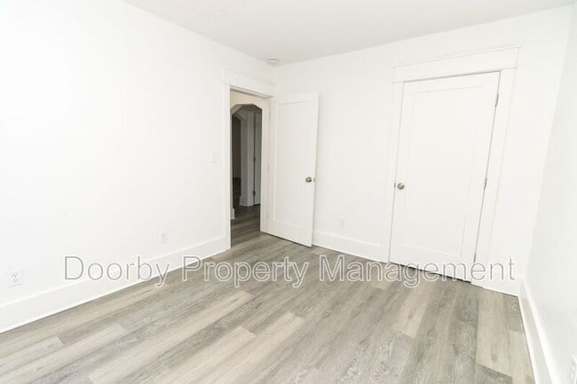 Building Photo - 1203 Rockway Dr