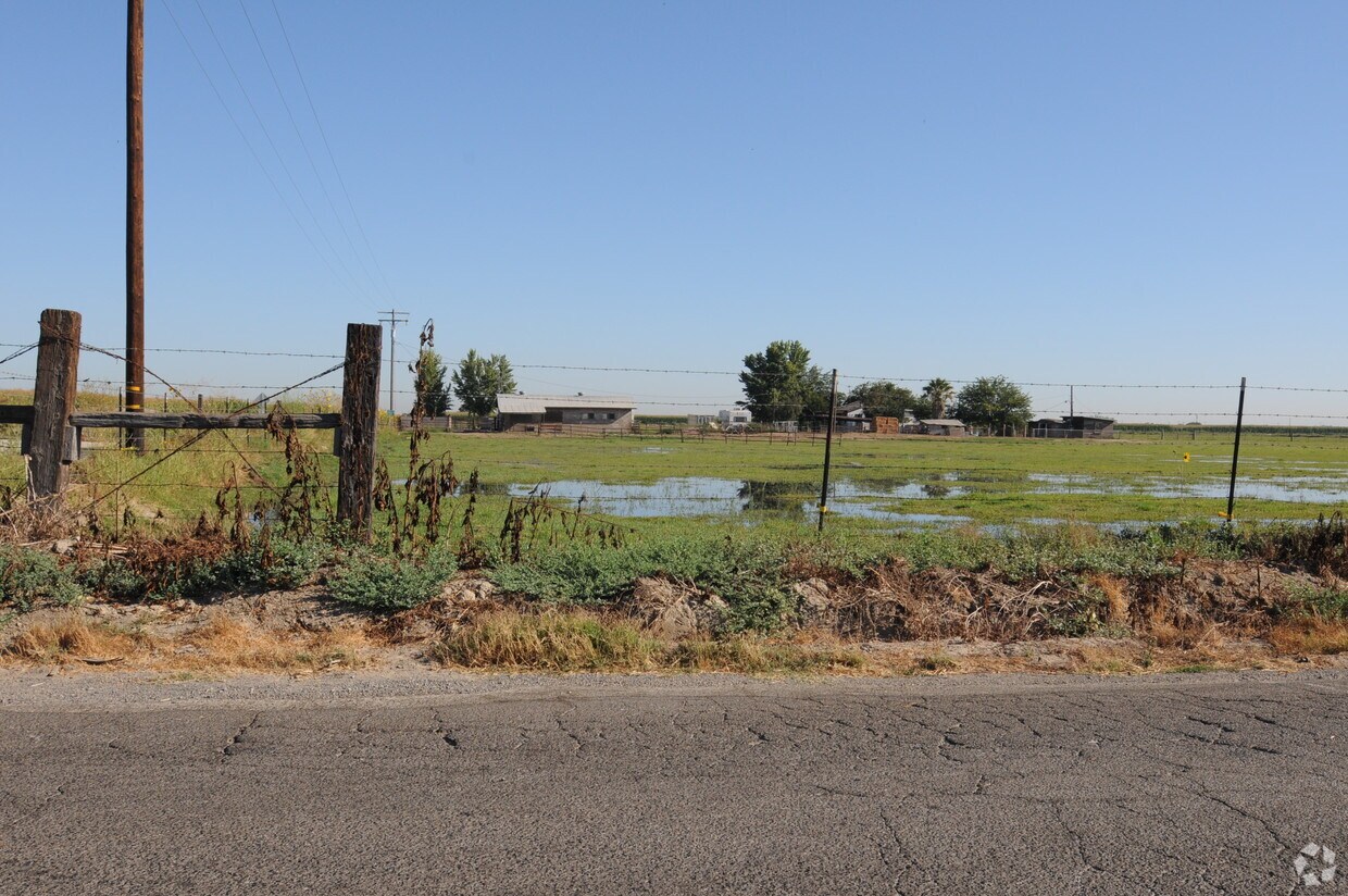 Building Photo - 7800 S Prairie Flower Rd