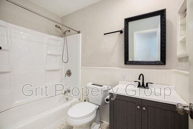 Building Photo - 5719 W 97th St