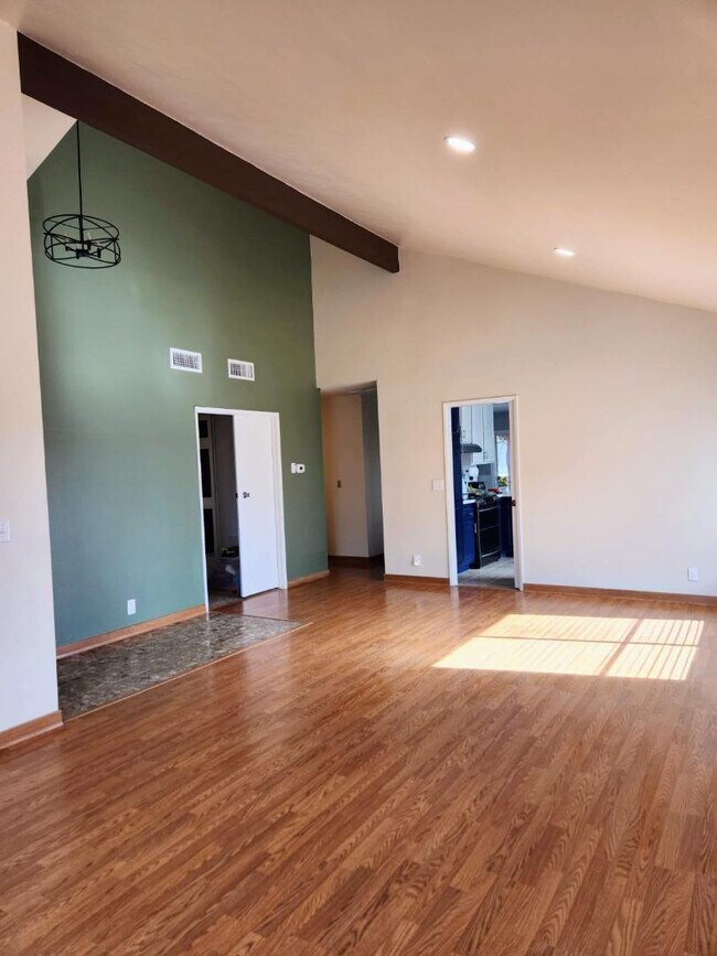 Foto del edificio - 1897 Cabrena St