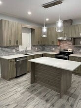 Building Photo - 834 Cadder Ave