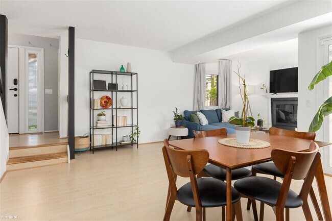 Foto del edificio - 3 br, 1.5 bath Townhome - 11247 Snowflake ...