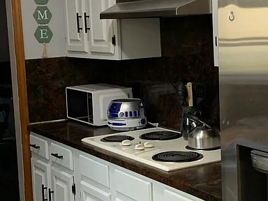 Building Photo - 9900 Andover Pl