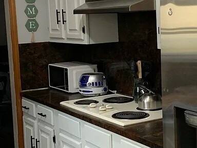 Foto del edificio - 9900 Andover Pl