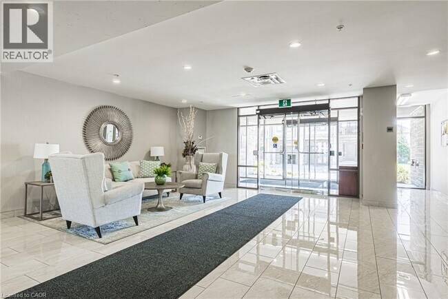 Photo du bâtiment - 35 Southshore Cres