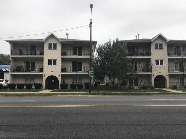 Building Photo - 4453 S Harlem Ave