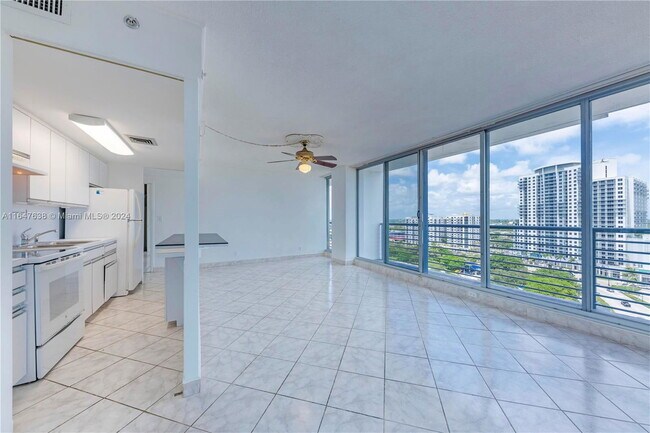 Foto del edificio - 1720 Harrison St