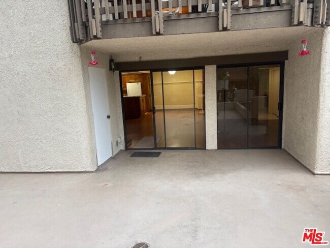 Foto del edificio - 8515 Falmouth Ave