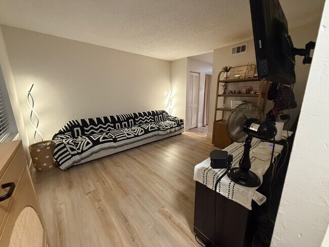 Foto del edificio - 1016 SW 62nd Ter
