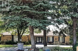 Building Photo - 184 Dundas St E