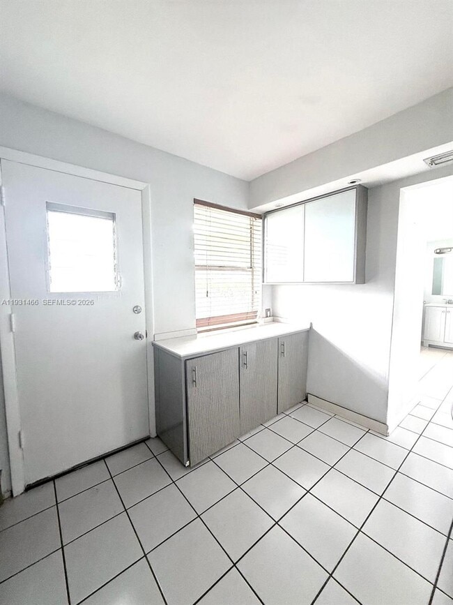 Foto del edificio - 1601 NE 191st St