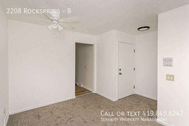 Foto del edificio - 2208 Rockspring-B
