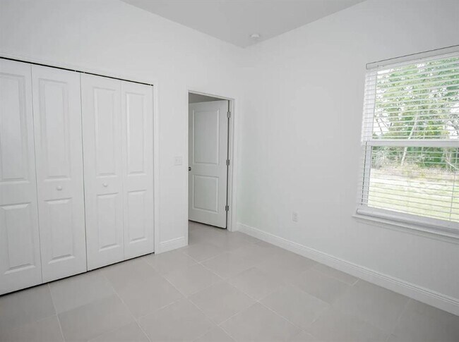 Foto del edificio - 4033 SW 139th St Rd