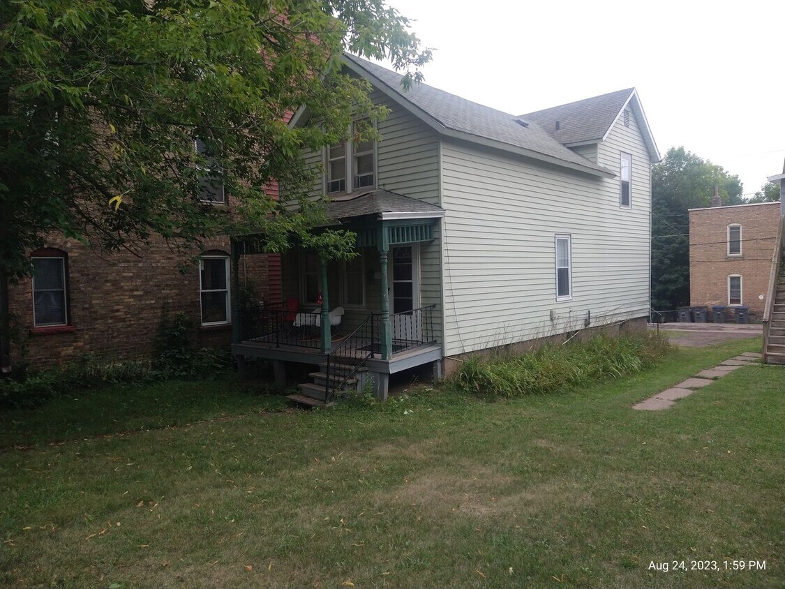 Primary Photo - Three Bedroom Single-Family Home Close To ...
