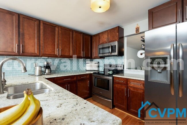 Building Photo - 11863 New Country Ln
