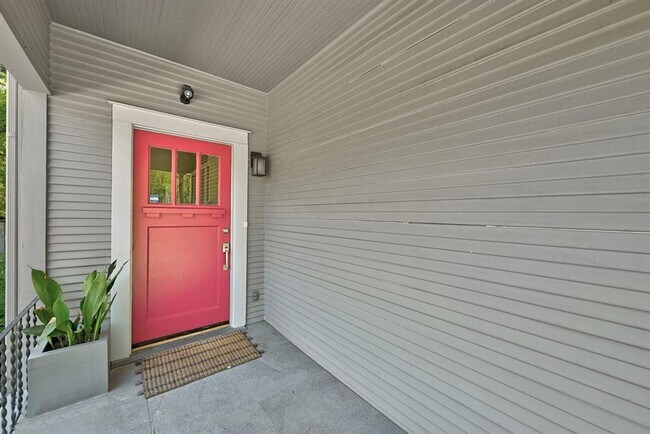 Building Photo - 4515 Avenue G Ave