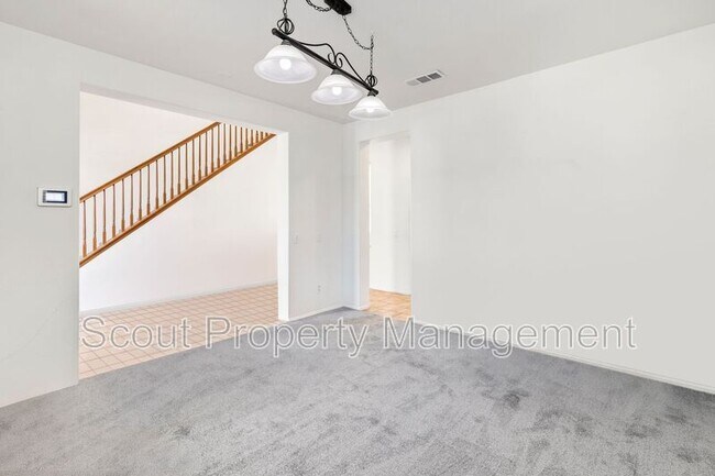 Foto del edificio - 28994 Newport Rd
