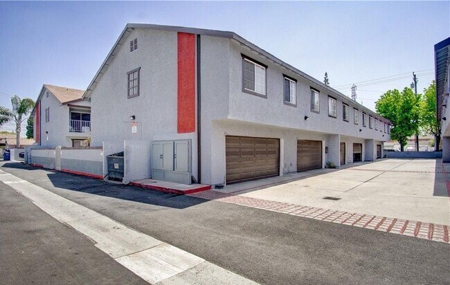 Foto del edificio - 7947 Garfield Ave