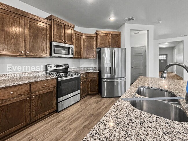 Foto del edificio - Limited Time Special Offer / 3 Bed/2 Bath Home with Attached Garage / Pet-Friendly / Vouchers Acc...