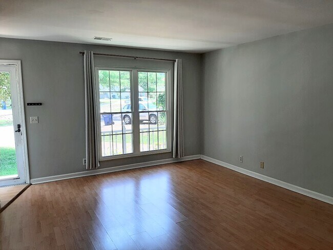 Foto del edificio - 110 Habersham Ct