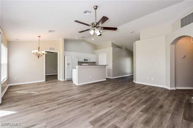 Building Photo - 2405 NW Juanita Pl