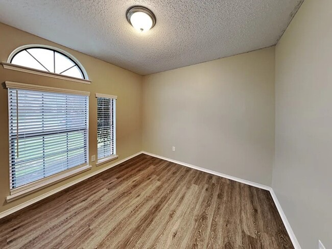 Foto del edificio - 4353 Metronome Dr