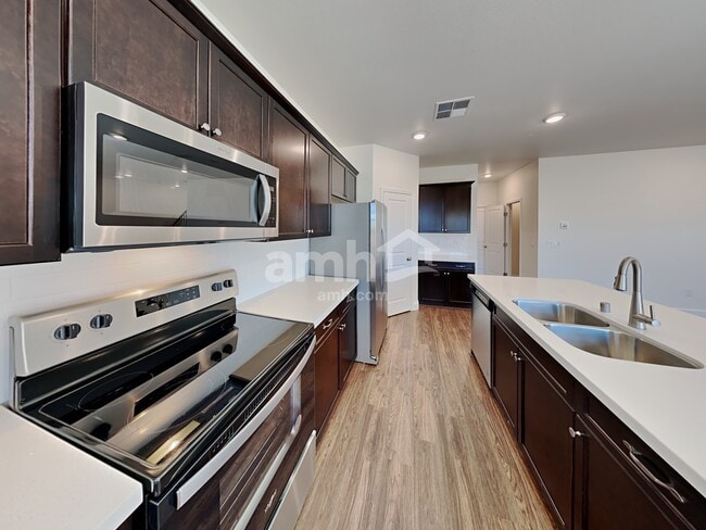 Foto del edificio - 6050 Theodore St