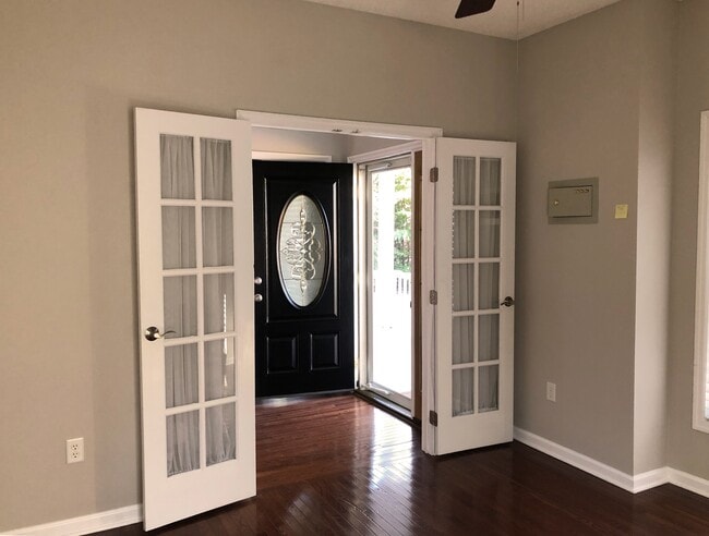 Foto del edificio - 1343 Chadwick Shores Dr