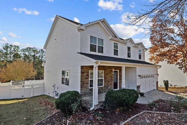 Building Photo - ***Beautiful Knightdale 4/2.5 W/ Private Pool***